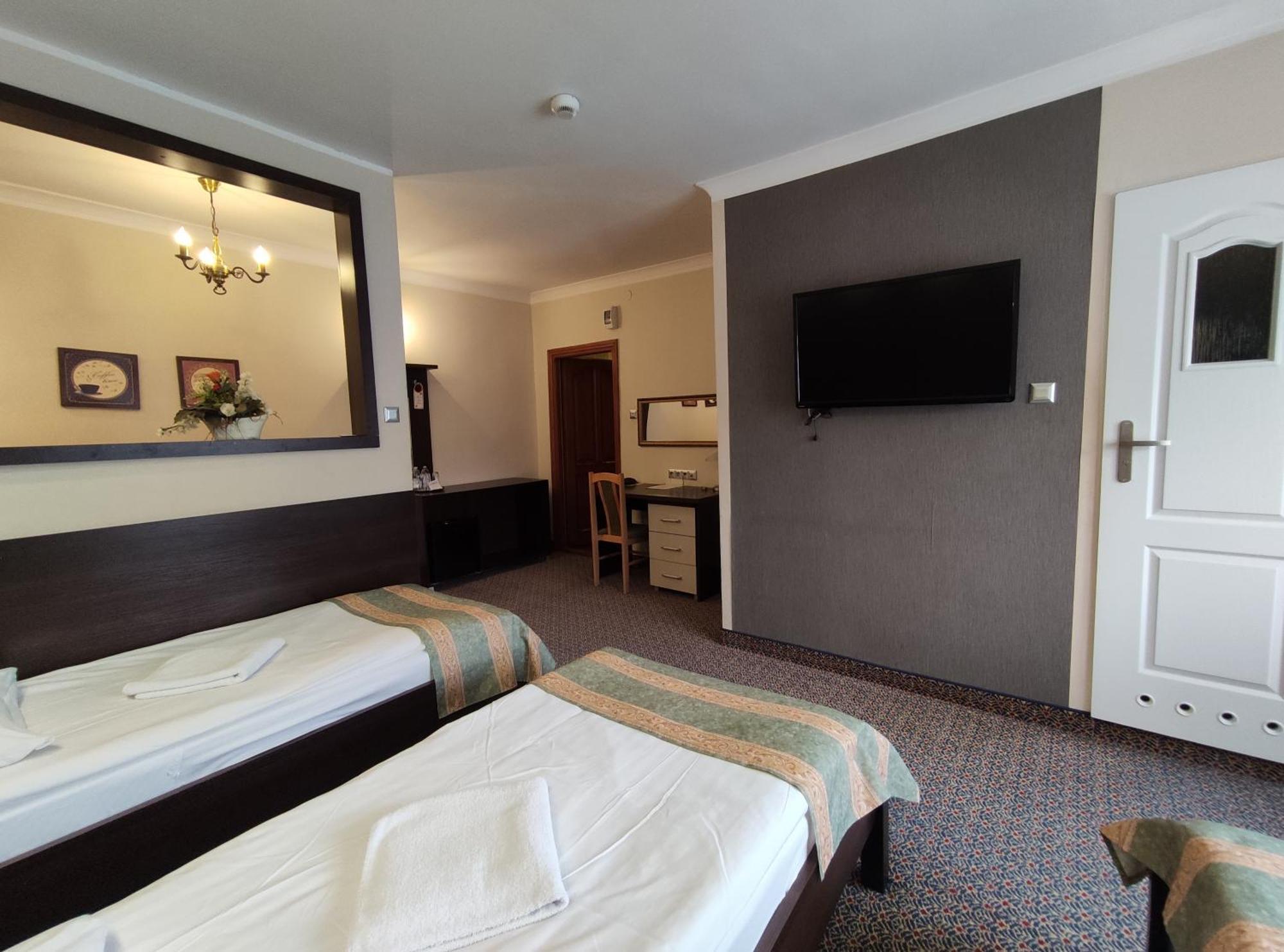 Hotel Atena スウプスク エクステリア 写真