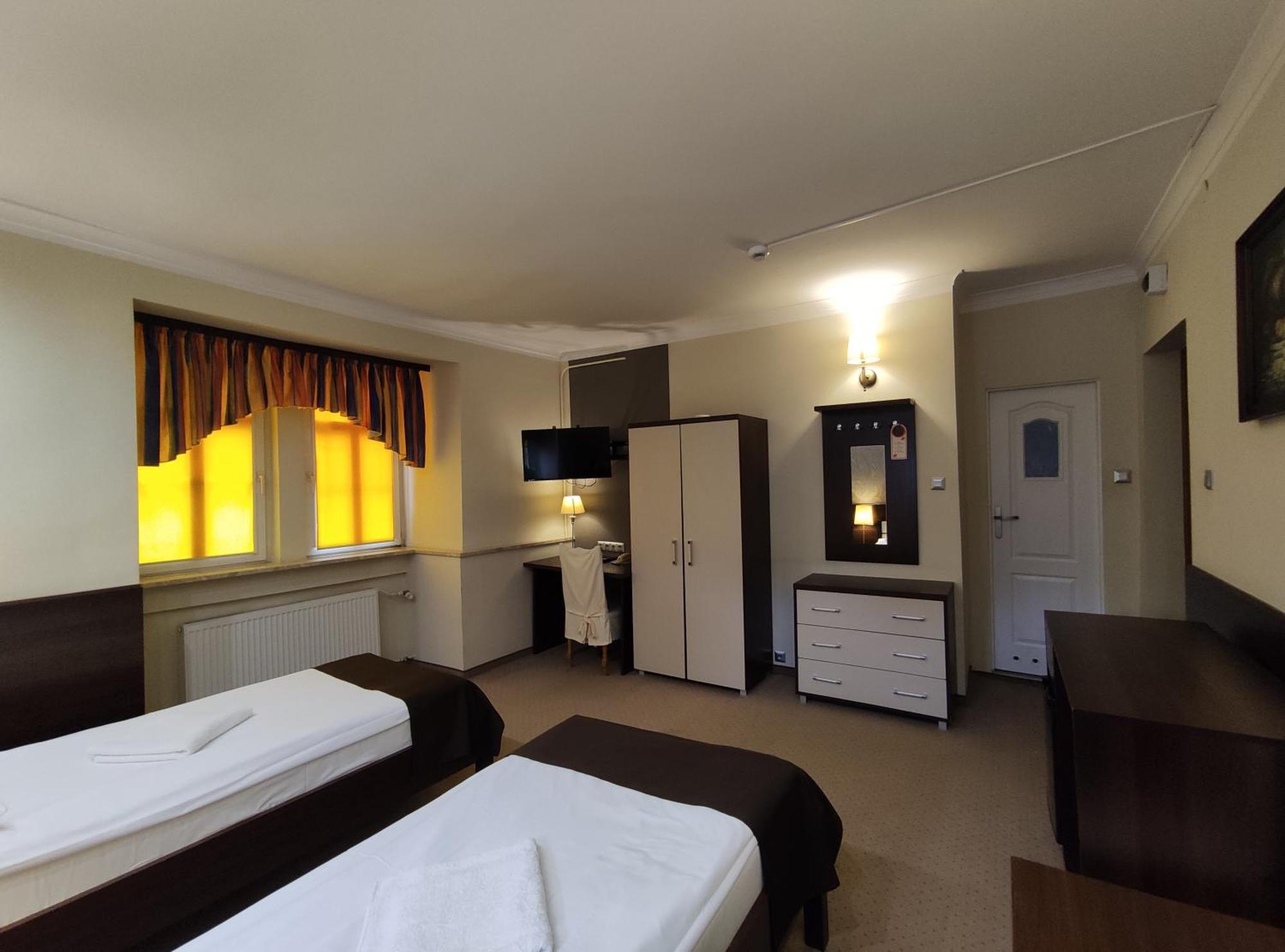 Hotel Atena スウプスク エクステリア 写真