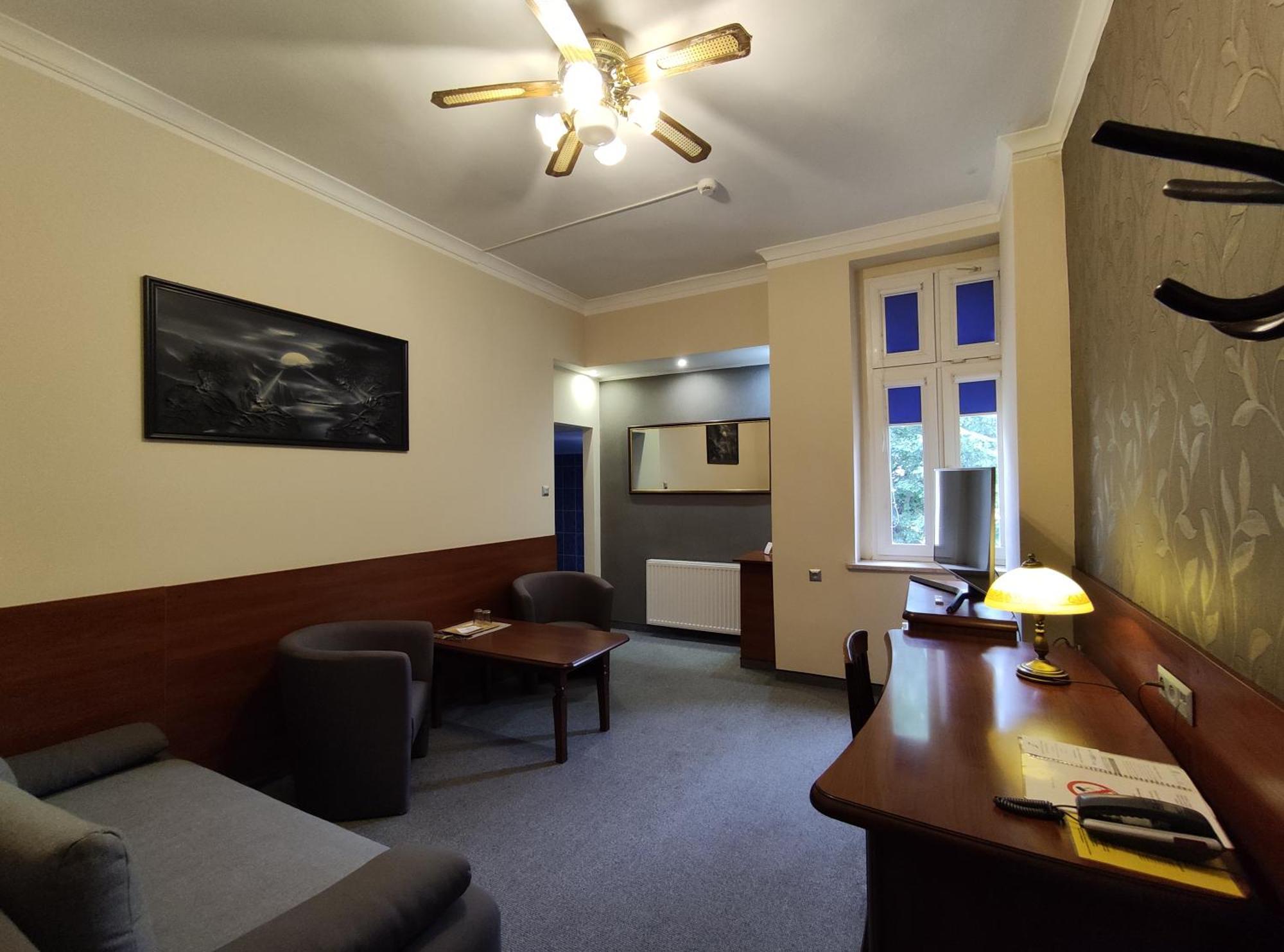 Hotel Atena スウプスク エクステリア 写真