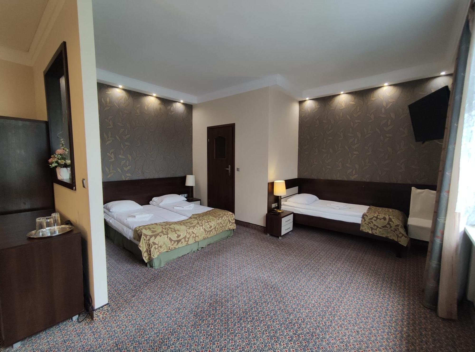 Hotel Atena スウプスク エクステリア 写真